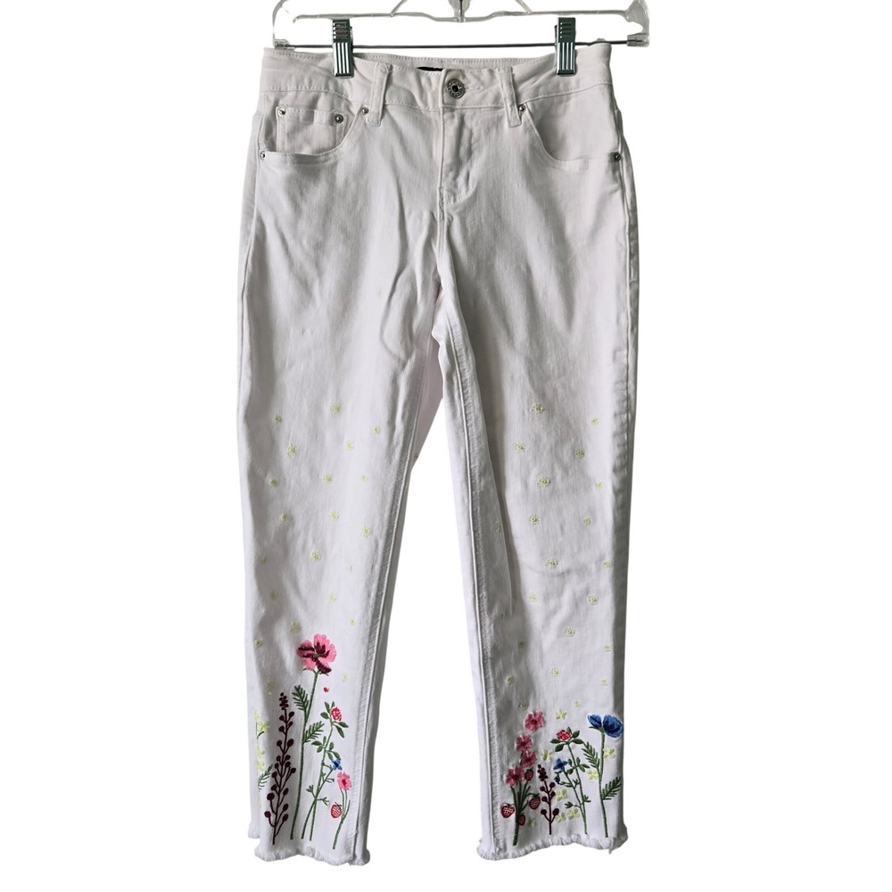 Earl Jean Women 4P White Denim Cropped Jeans Floral Strawberry Embroidered Hem